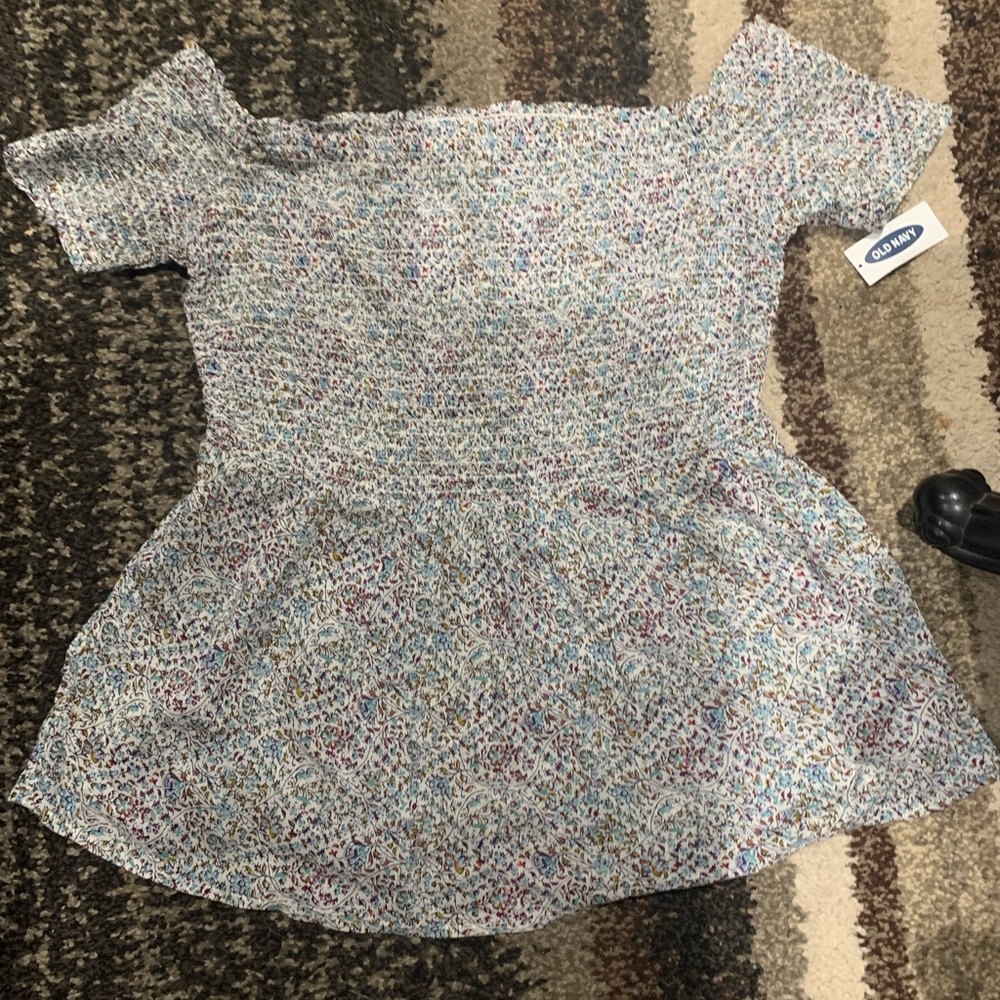 Off the shoulder shirt brand new flowy